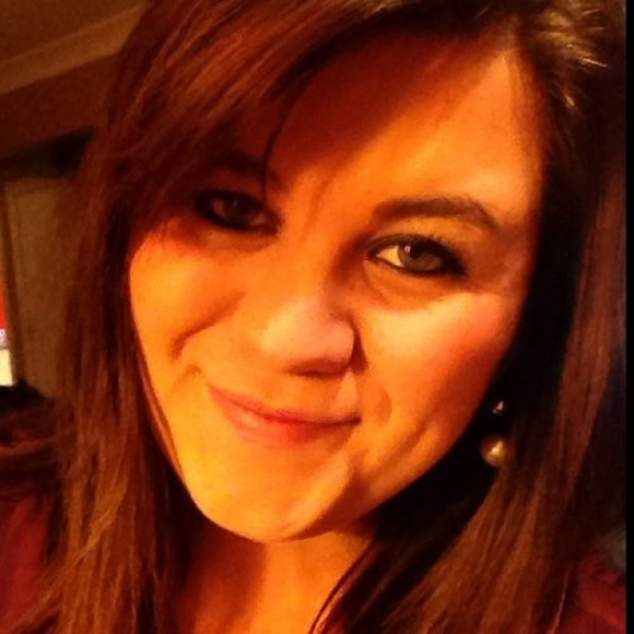 Macy Feese - Poshmark Profile Picture of Macy Feese (@macychamness) on Poshmark