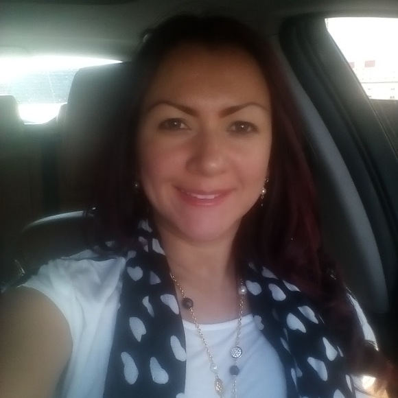 Profile Picture of Kelys Perez (@kyllfash2) on Poshmark