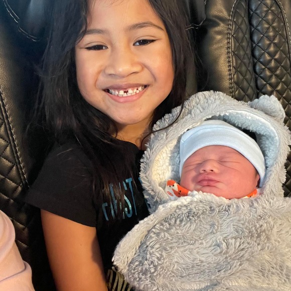 Profile Picture of Kayla Napoleone (@kayla_napoleone) on Poshmark