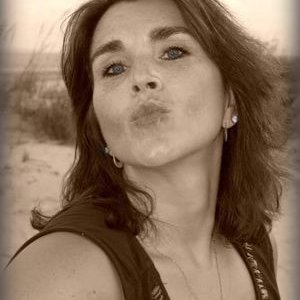 Profile Picture of Rebecca Gable (@hotmama1081) on Twitter