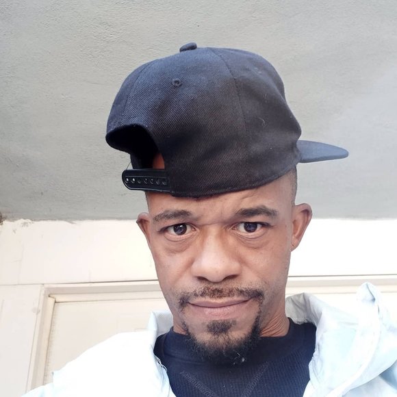 Profile Picture of Lamar Hudson (@lamarhudson) on Poshmark