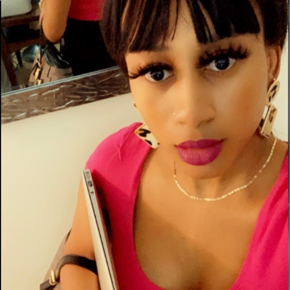 Stephanie Pierrette - Poshmark Profile Picture of Stephanie Pierrette (@stephie494) on Poshmark