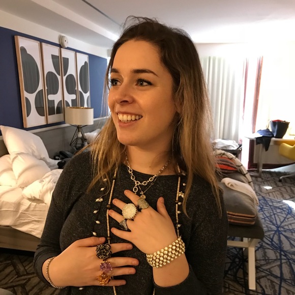 Profile Picture of Abby Weiby (@aweiby) on Poshmark