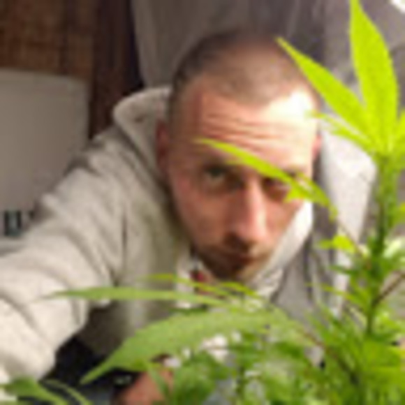 Profile Picture of Smoke Staxxx (@smokestaxxx559) on Poshmark