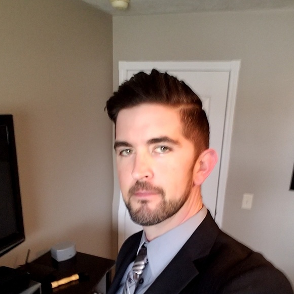 Profile Picture of Dustin Fuller (@dustinfz6r) on Poshmark