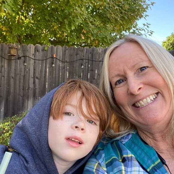 Profile Picture of Lynette Mosinski (@lmosinski) on Poshmark