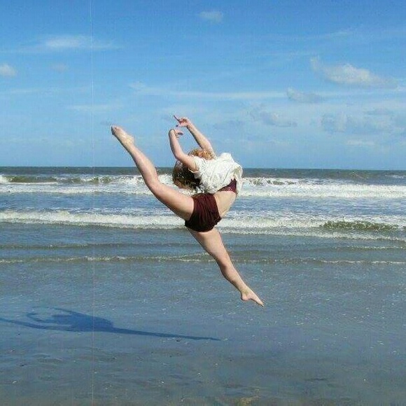 Profile Picture of Amy Heberlie (@aheb2002) on Poshmark