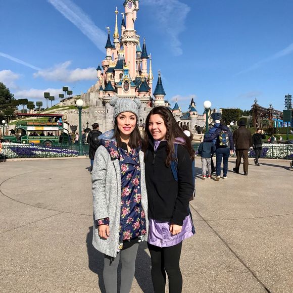 Profile Picture of Liz Wong (@liz_wong) on Poshmark