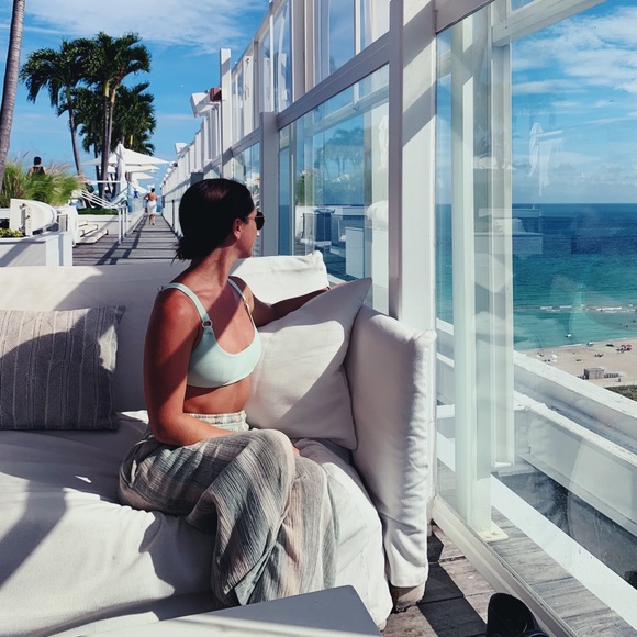 Profile Picture of Kaleigh Kfoury (@kkfoury) on Poshmark