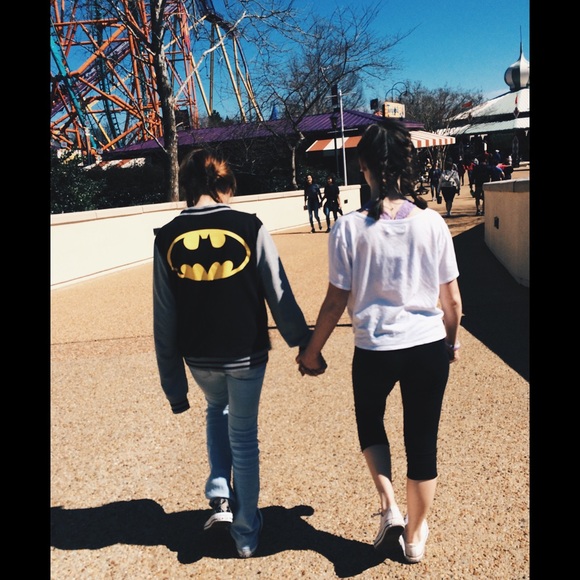 Profile Picture of Kylie Casey (@kyliec2) on Poshmark