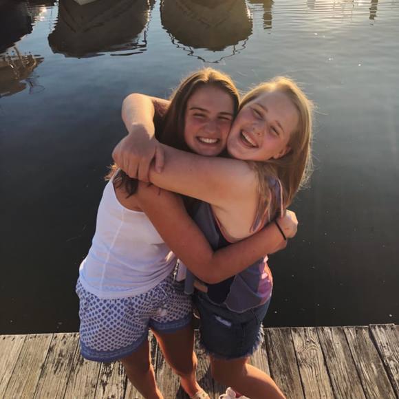 Profile Picture of Julia Erdlen (@juliaerdlen) on Poshmark