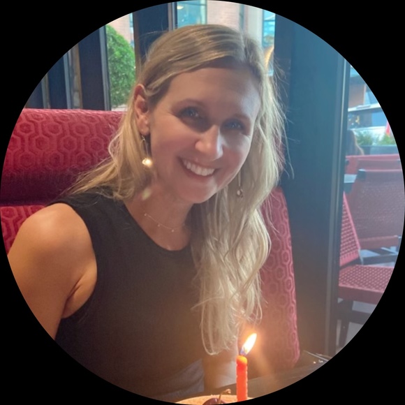 Profile Picture of Nichole Call (@cholecall) on Poshmark