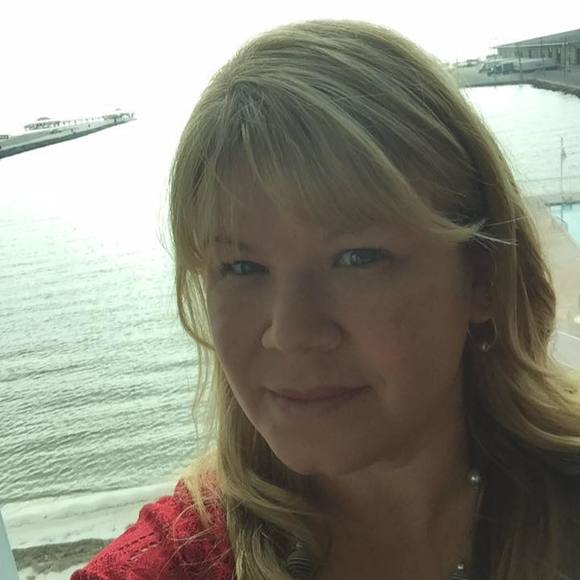 Profile Picture of Jenifer Doby freridge (@jafreridge) on Poshmark