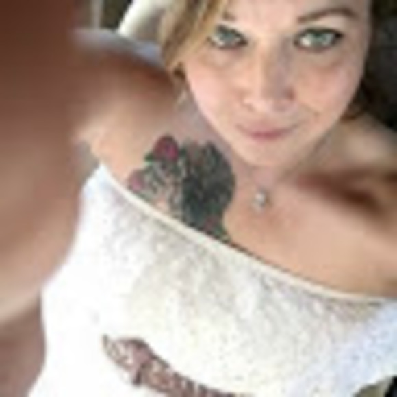 Profile Picture of Katie Gamboeck (@gamboeckkatie) on Poshmark