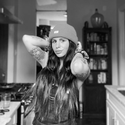 Profile Picture of Devin 🌬🛸 (@devinsanders81) on Twitter