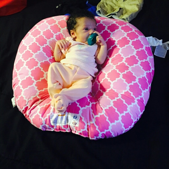 Profile Picture of Martina Jacobs (@sugardimples) on Poshmark