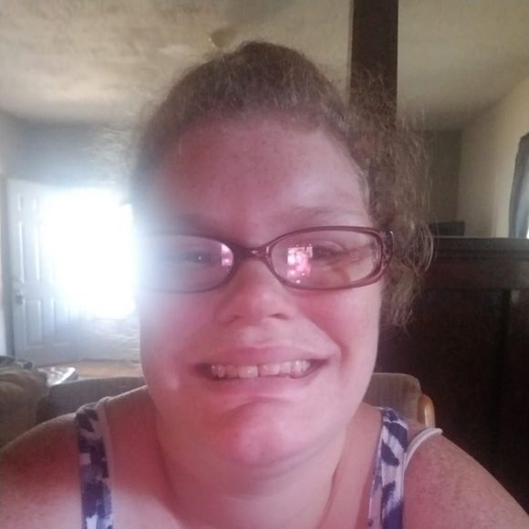 Profile Picture of Sarah Louks (@saraglouks1994) on Poshmark