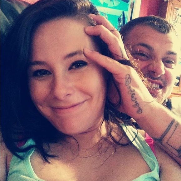 Profile Picture of Ashley Kinsey (@ashley36535) on Poshmark