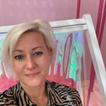 Profile Picture of Alice Karsten (@awinelover) on Instagram