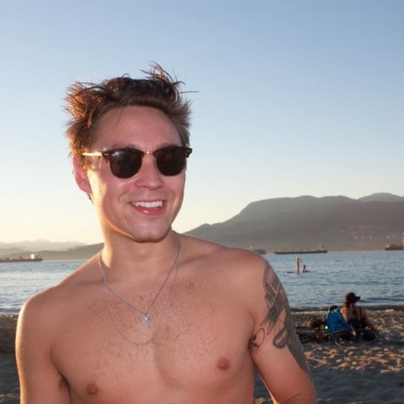 Profile Picture of Joel Gouveia (@joelgouveia) on Poshmark