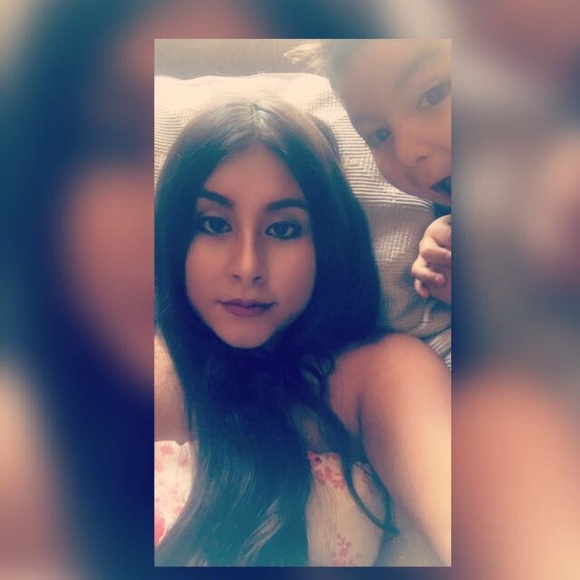 Profile Picture of Janet Ocampo (@lillyboo16) on Poshmark