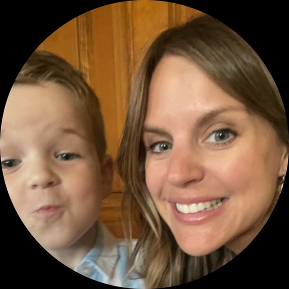 Profile Picture of Leanne Mccarthy (@leanneb534) on Poshmark