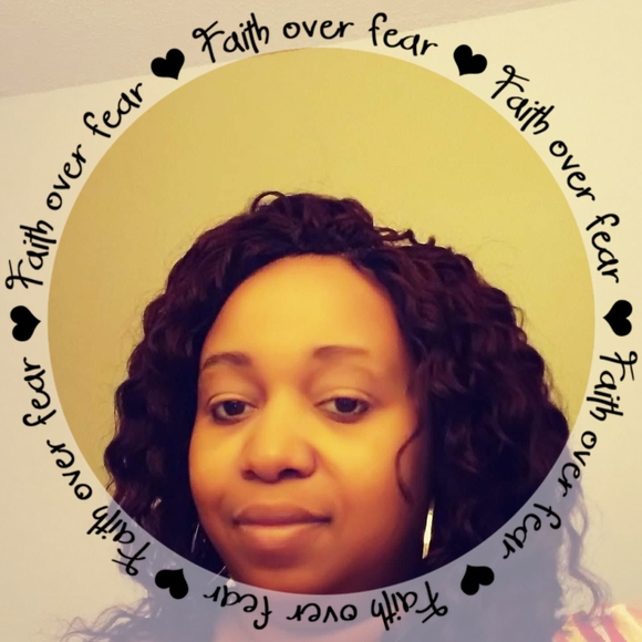 Profile Picture of Cheree Holley (@holleycheree75) on Poshmark