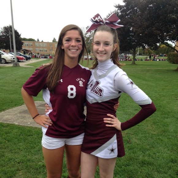 Profile Picture of Haley Peck (@haleyy_peckk) on Poshmark