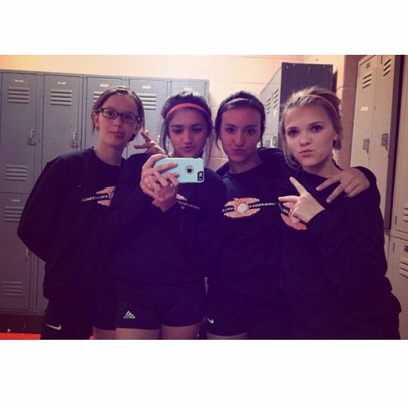 Profile Picture of Bryanna Benavides (@bryanna_nicole) on Poshmark