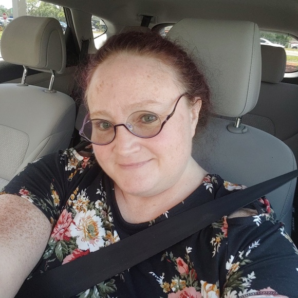 Profile Picture of Donna Coburn (@icd12003) on Poshmark