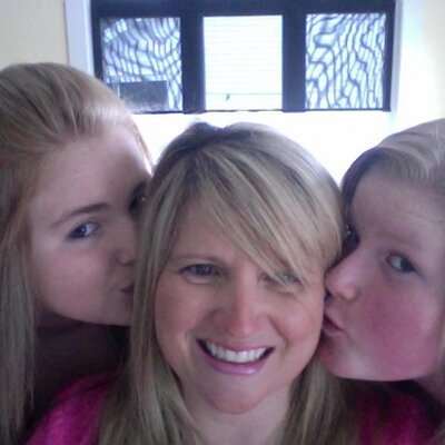 Profile Picture of Lisa McClelland (@kittyvidi) on Twitter