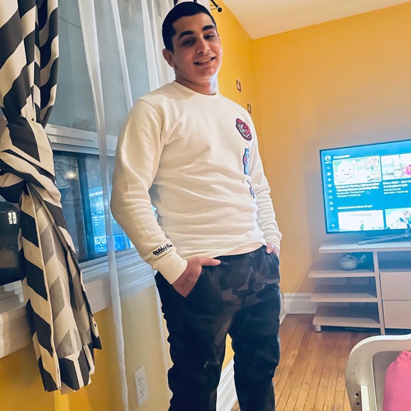 Profile Picture of Gulyas Robert (@robertgulyas13) on Poshmark