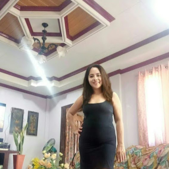 Profile Picture of Anita Algaba (@anitamancao3068) on Poshmark