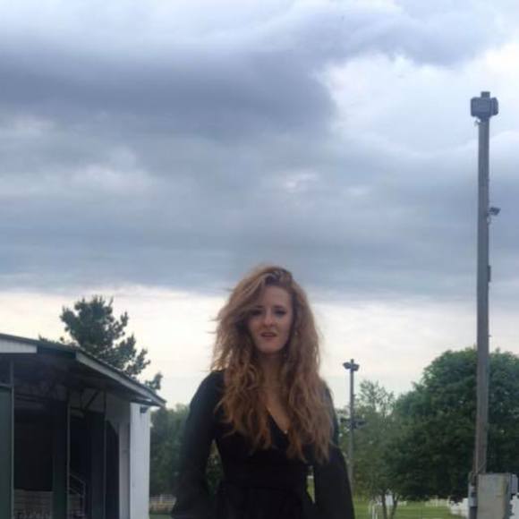 Profile Picture of Jenny Murphy (@jennymurphy562) on Poshmark