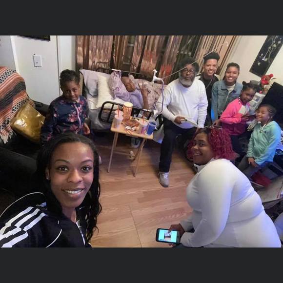 Profile Picture of Leonard Savage (@leonardsavage) on Poshmark