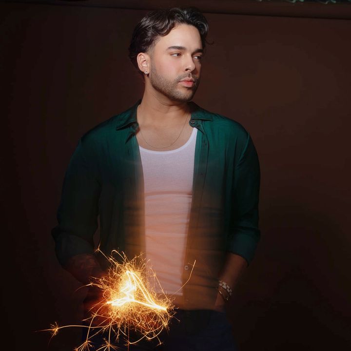 Profile Picture of Kenneth santana (@santanastudio) on Tiktok