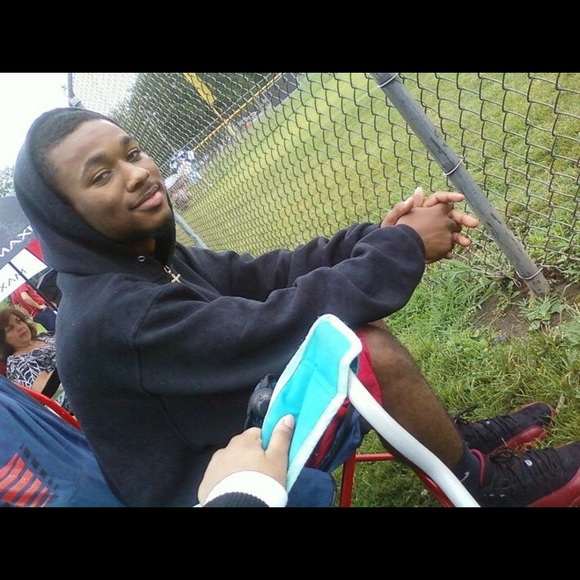 Profile Picture of Gerald Simpson (@gsimp3) on Poshmark