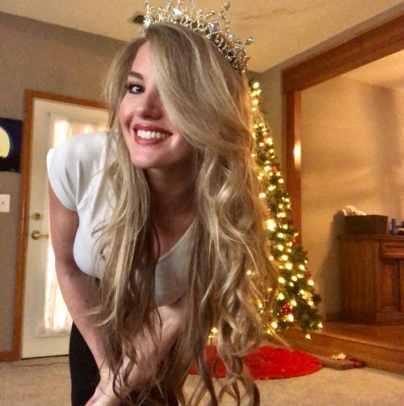 Profile Picture of Shay Danielle (@shay_danielle) on Poshmark