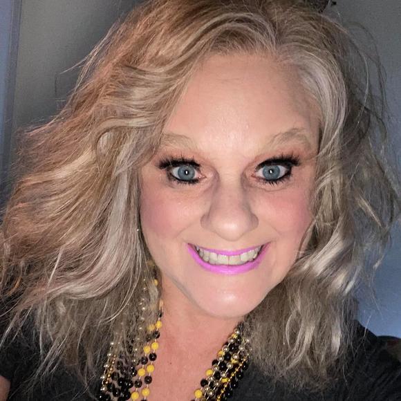 Profile Picture of Kim Causey (@tcaus3681) on Poshmark