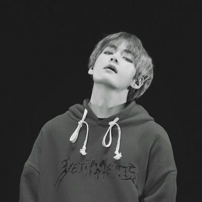 Profile Picture of Crystal❄Illegirlll💜~ (@crystalmoon0213) on Twitter