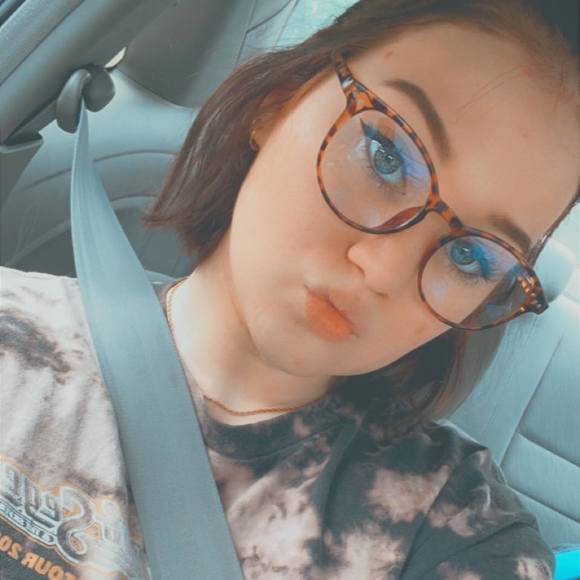 Profile Picture of Katelyn Howard (@kk4coffee) on Poshmark