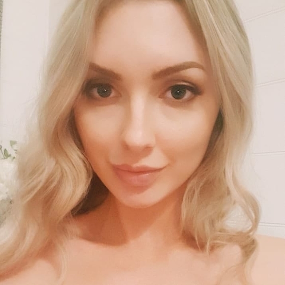 Profile Picture of Maddison Paige (@maddimaddipaige) on Poshmark