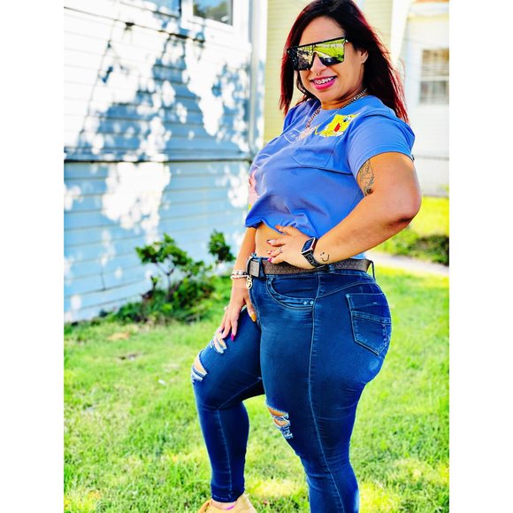 Profile Picture of Gonzalez Samara (@gonzalezsamara) on Poshmark