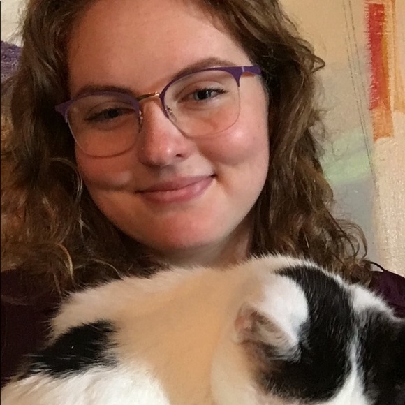 Profile Picture of Tori Parrish (@nonparrishable) on Poshmark