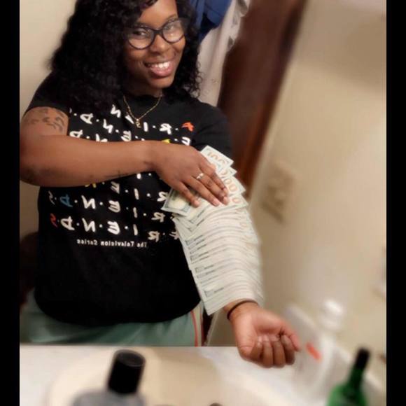 Profile Picture of Shanteria Kincey (@shannk10) on Poshmark