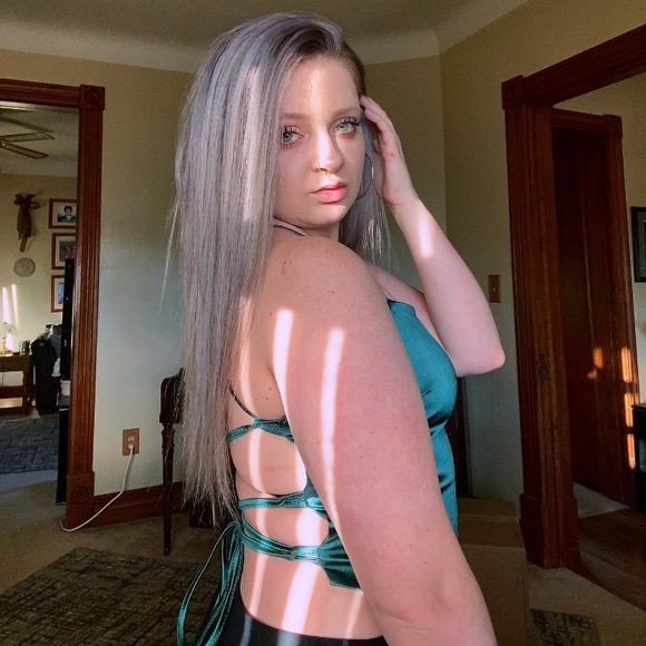 Profile Picture of Haley Hall (@haleylin_) on Poshmark