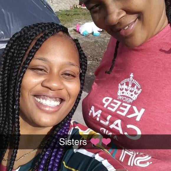 Profile Picture of Shae Thomas (@shaethomas397) on Poshmark