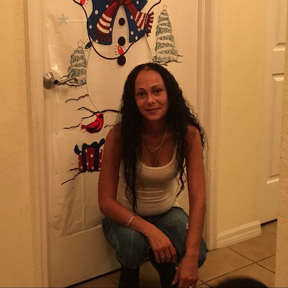 Profile Picture of Wilmaris Lopez (@wilmaris84) on Poshmark