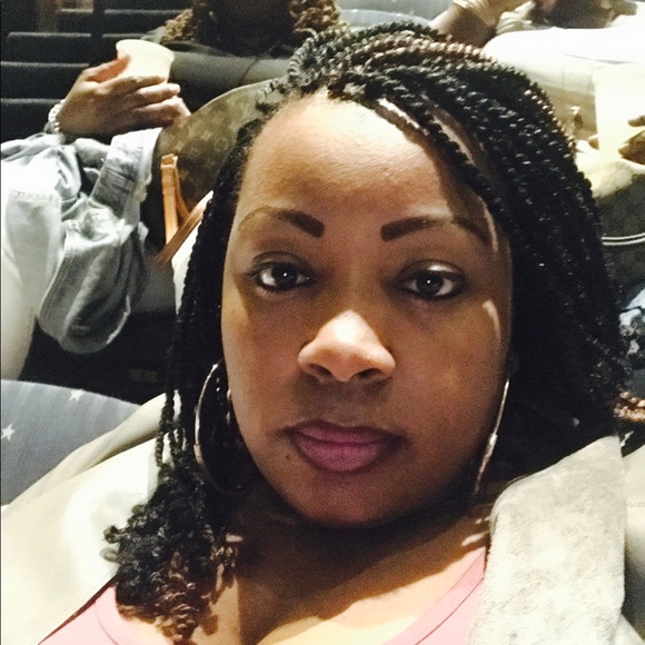 Profile Picture of Jimeka Bynum (@jimeka_bynum) on Poshmark