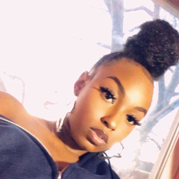 Profile Picture of Alexandra Jacksonp0 (@msalex19) on Poshmark